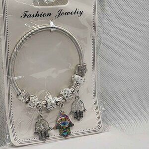 Brand New   Three Hamsa  Bracelet